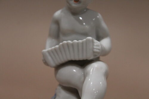 Figurka Chłopiec z harmonijką Wallendorf