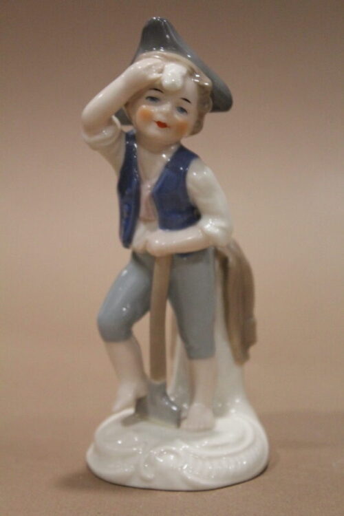 Figurka chłopiec z łopatą Goebel