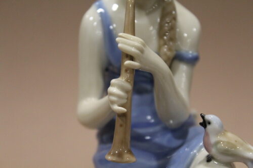Figurka dziewczynka grająca na flecie Grafenthal