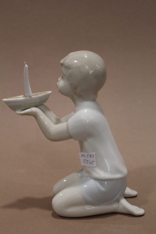 Figurka Porceval chłopiec z żaglówką