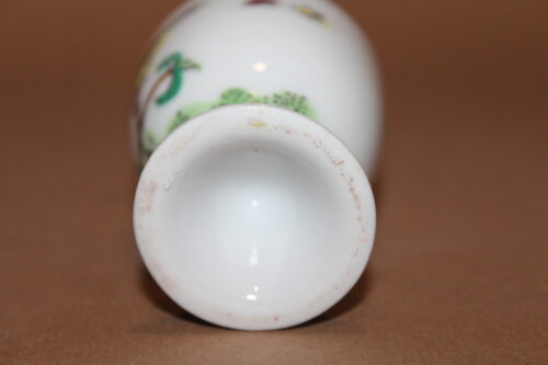 Porcelanowy kieliszek na jajko