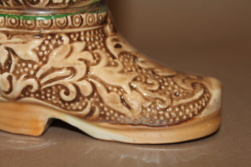 Ceramiczny but