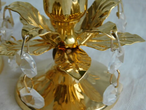 Para świeczników w kolorze złota z kryształkami