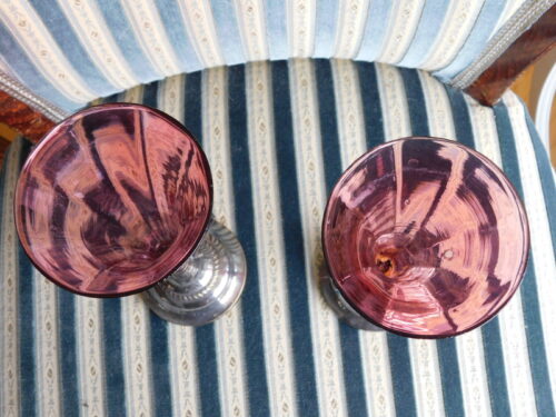 wazony szklane w podstawie z posrebrzanego metalu XIXw