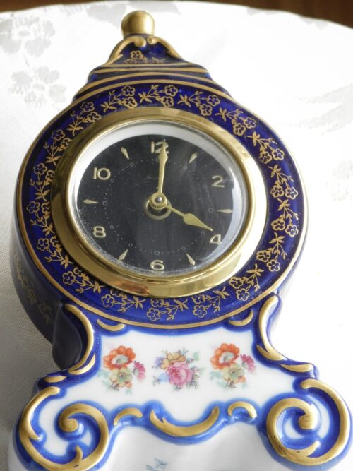 Zegar kominkowy z porcelany Dresden z mechanizmem Jerger