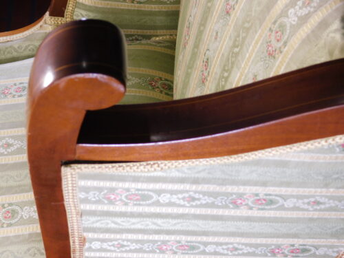 Stary fotel "uszak"  wykonany z jesionu