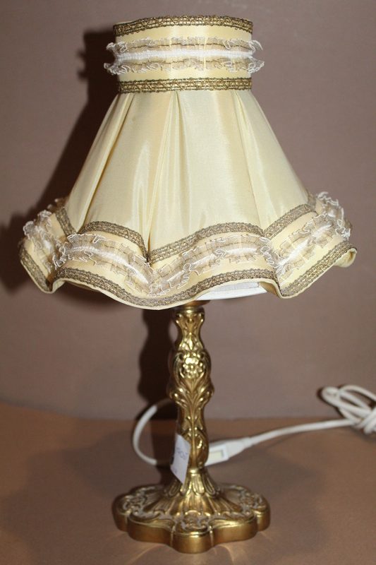 Mosiężna lampa stołowa