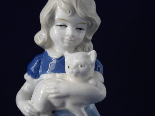 Figurka dziewczynki z kotem Lippelsdorf Niemcy
