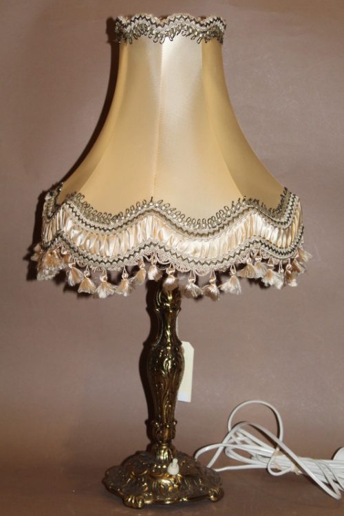 Mosiężna lampa stołowa