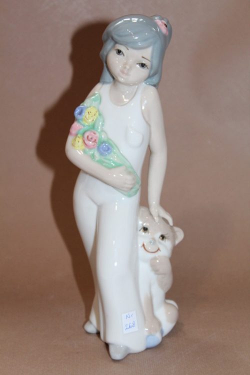 Figurka dziewczynka z kotem Casades