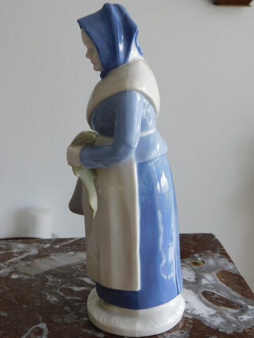 figurka kobiety z ryba Lippelsdorf wys 25 cm